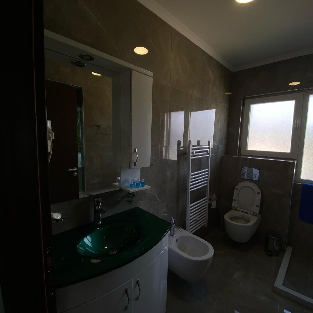 Hotel Pogradeci 2 Tushemisht Екстериор снимка