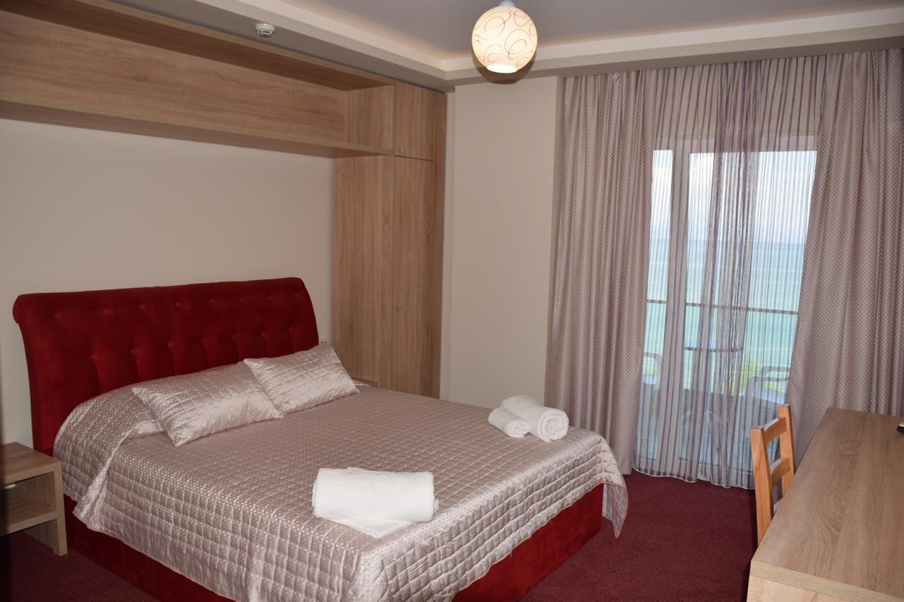 Hotel Pogradeci 2 Tushemisht Екстериор снимка