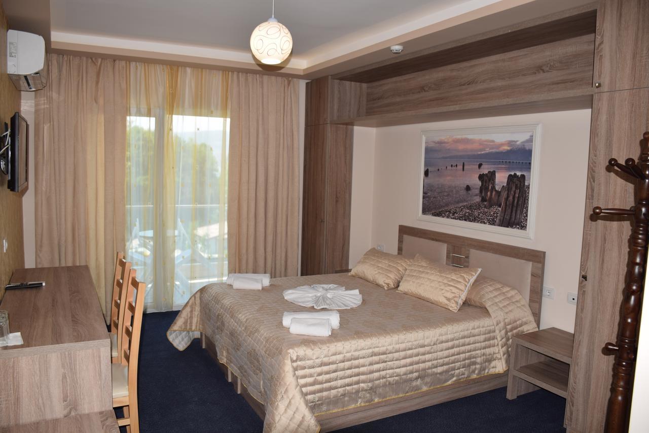Hotel Pogradeci 2 Tushemisht Екстериор снимка