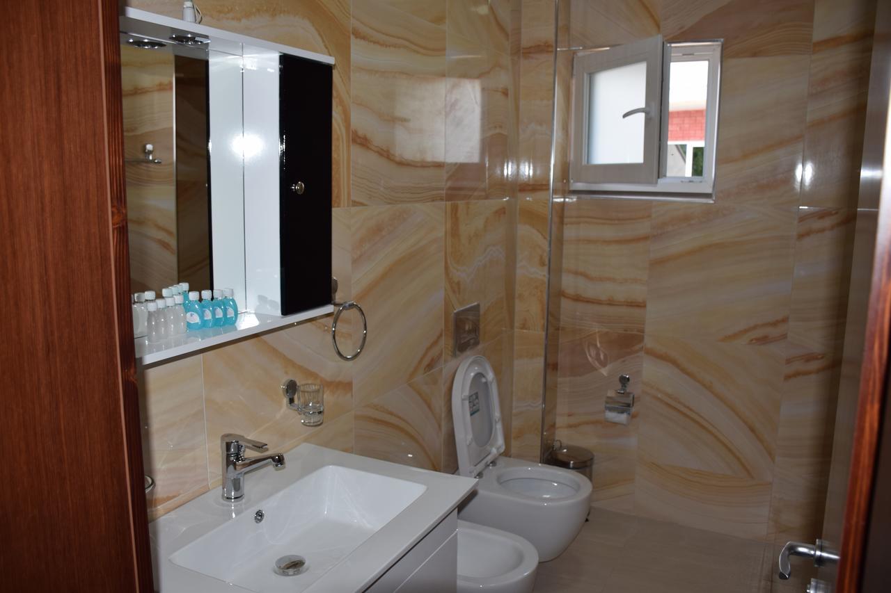 Hotel Pogradeci 2 Tushemisht Екстериор снимка